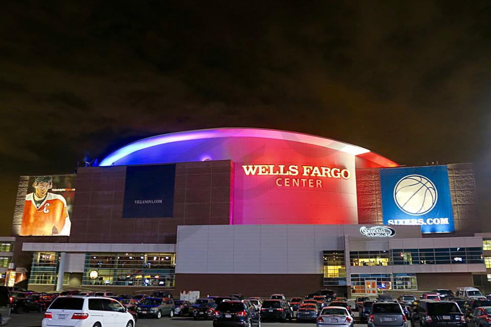 Wells Fargo Center parking lots will no longer accept cash